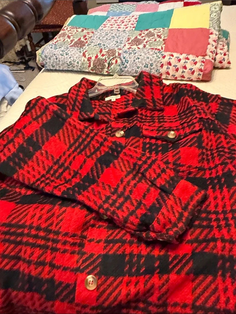 JODIFL Red and Black Graphic Knit Crewneck Sweater